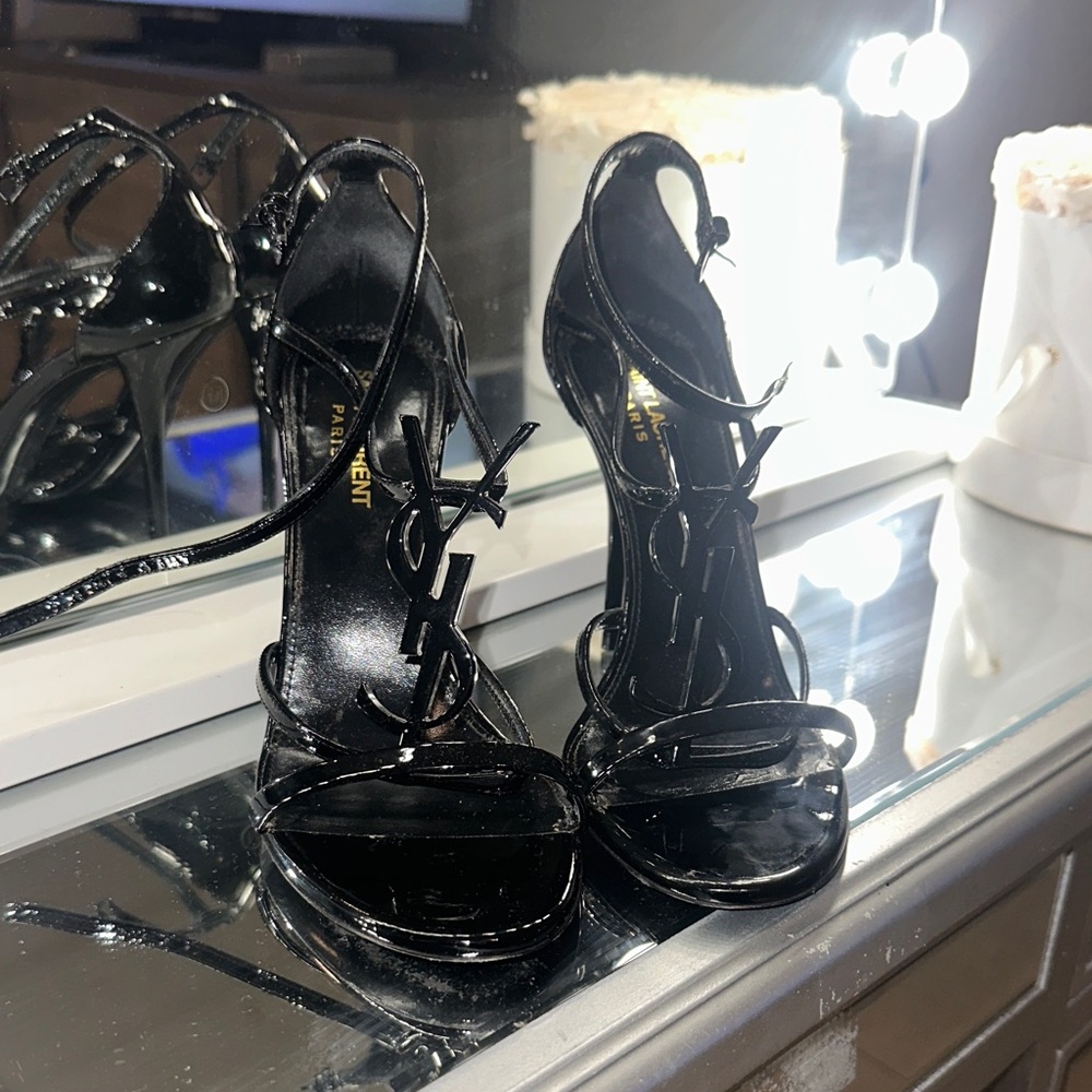 Yves Saint Laurent Glossy Black Heels